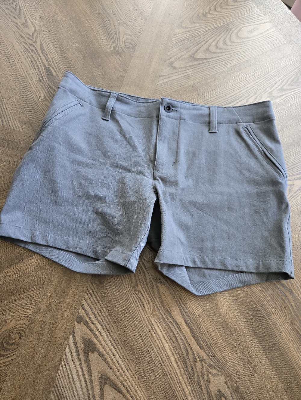 Giro Mobility Shorts in Gray sz 10